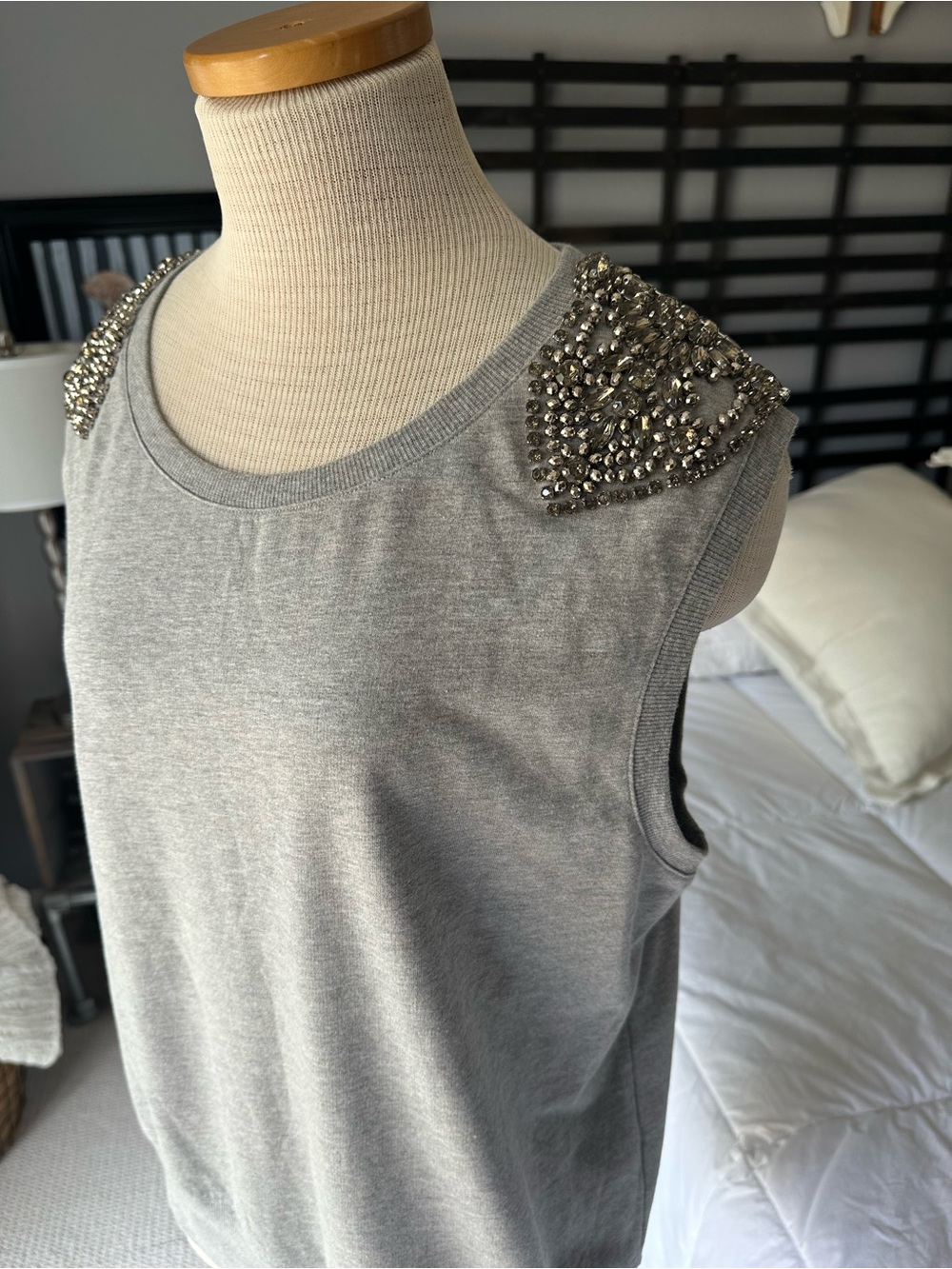 Forever 21 Sleeveless Top with Beaded Shoulder Detail size large - Picture 6 of 11